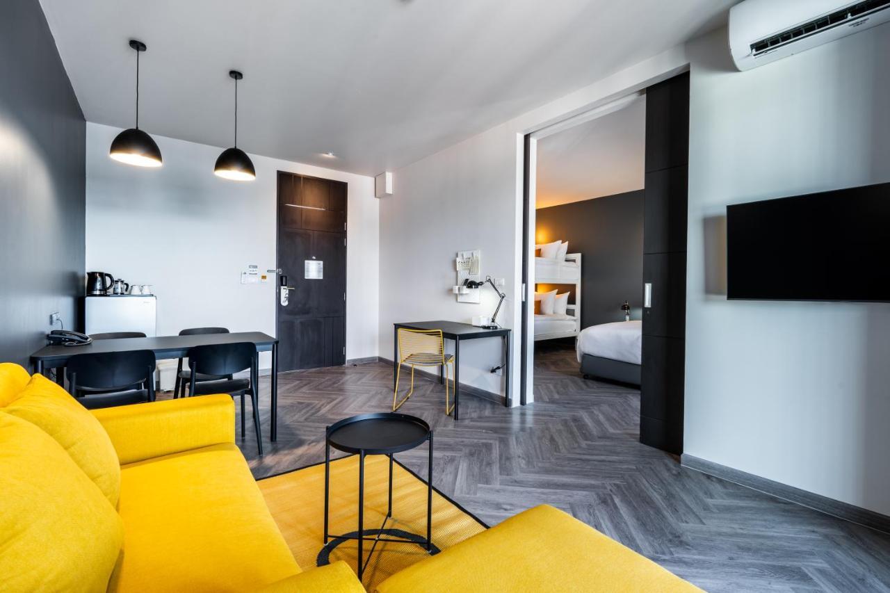 Blu Monkey Hub And Town Hotel 4*